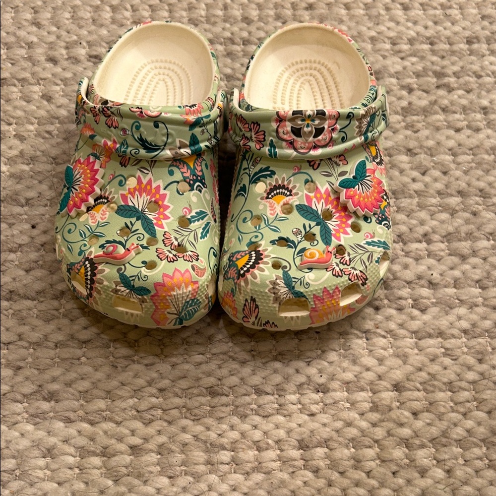 CROCS Floral Women's Clogs - Multicolor